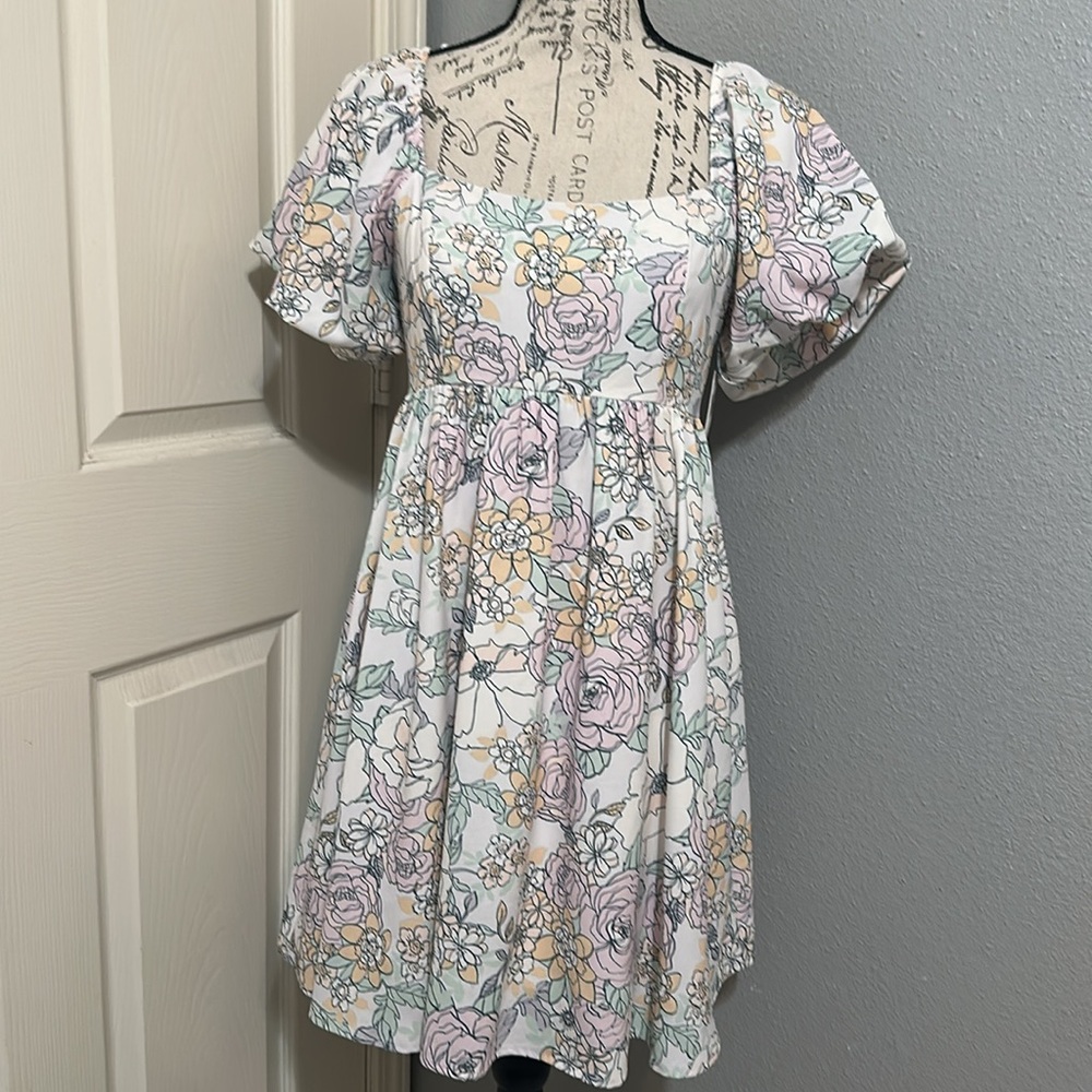 New with tags Altar'd State Bristol Puff Sleeve  Floral Print Women's Dress ✨✨👗 - Picture 2 of 8